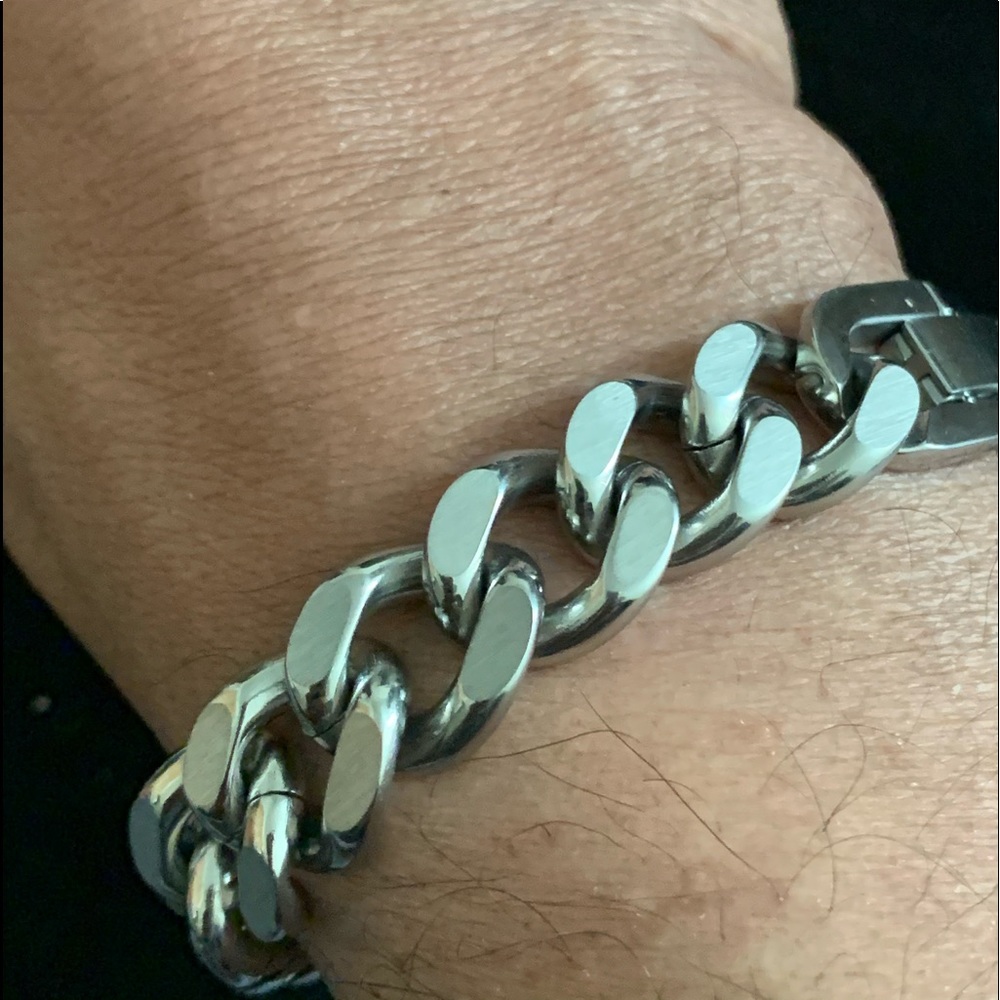 Bracelet - Picture 1 of 4